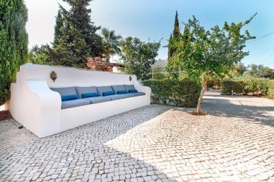 Comfortable outdoor sofa B&B Algarve