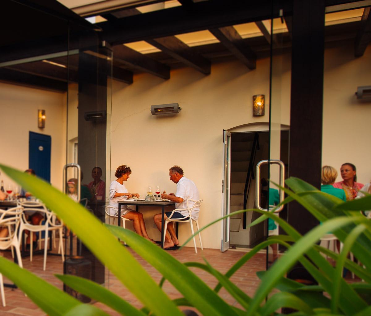 Dinner on the terrace of Casa Porta Azul