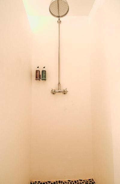 Rituals shower products in all the bathrooms