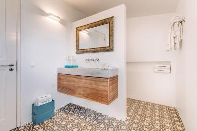 Penthouse appartement with large sink. 